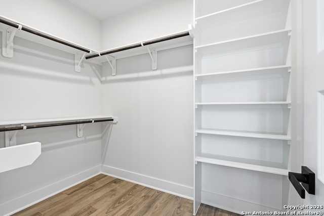 Listing photo id 18 for 1266 Highpoint Ln