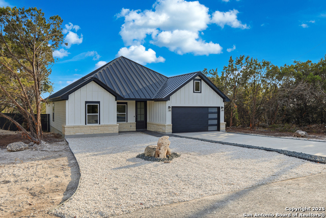 Listing photo id 22 for 1266 Highpoint Ln