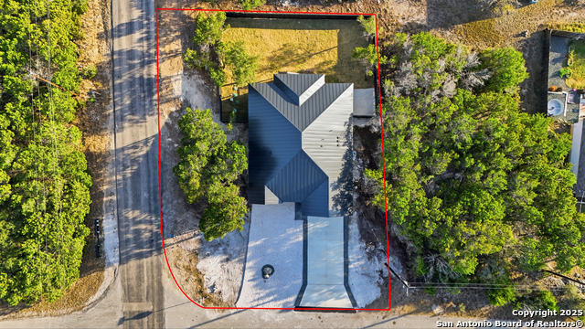 Listing photo id 32 for 1266 Highpoint Ln