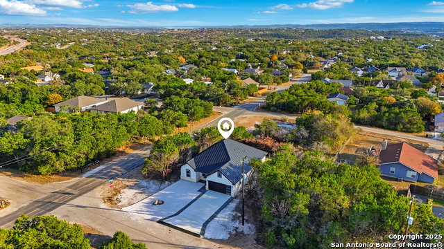 Listing photo id 5 for 1266 Highpoint Ln