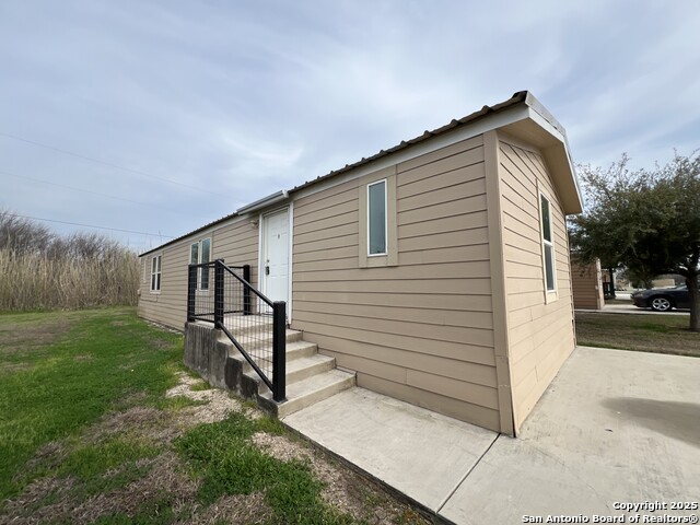 Image 2 of 18 For 1911 Wald Rd  1