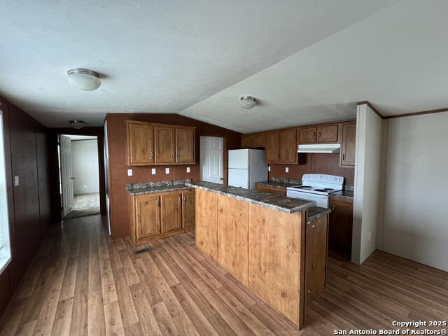 Image 7 of 18 For 1911 Wald Rd  1