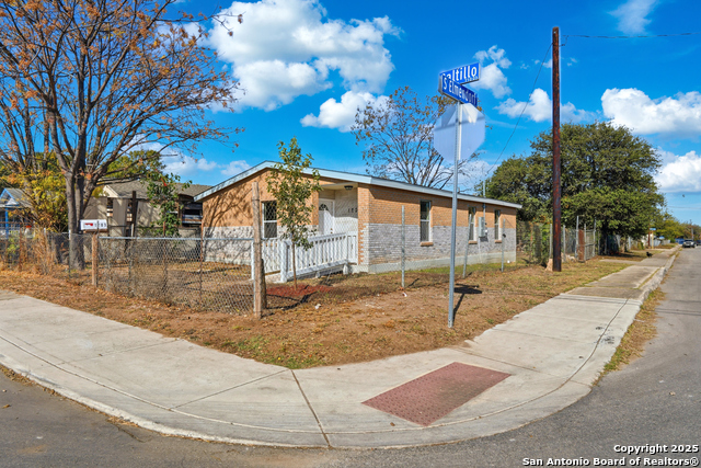 Image 4 of 16 For 1203 Saltillo