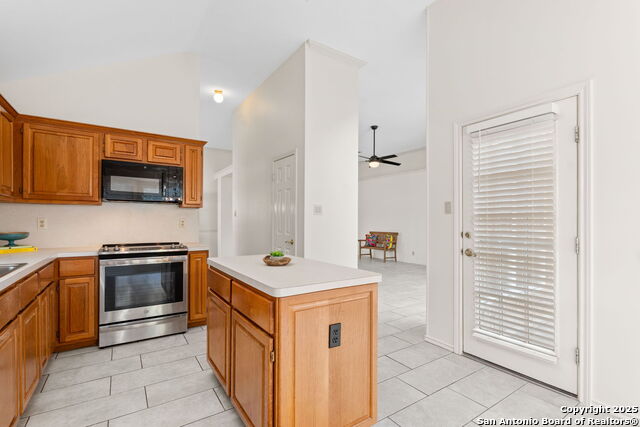 Image 11 of 29 For 16407 Pemelm