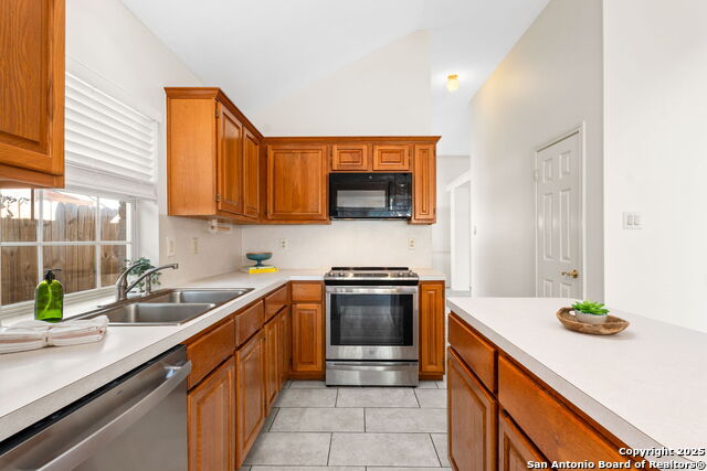 Image 12 of 29 For 16407 Pemelm