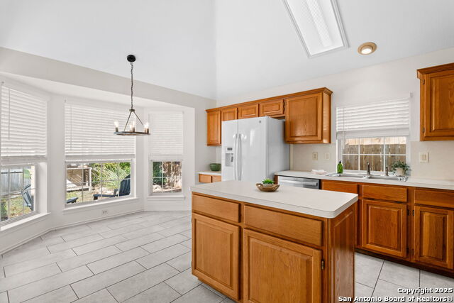 Image 7 of 29 For 16407 Pemelm