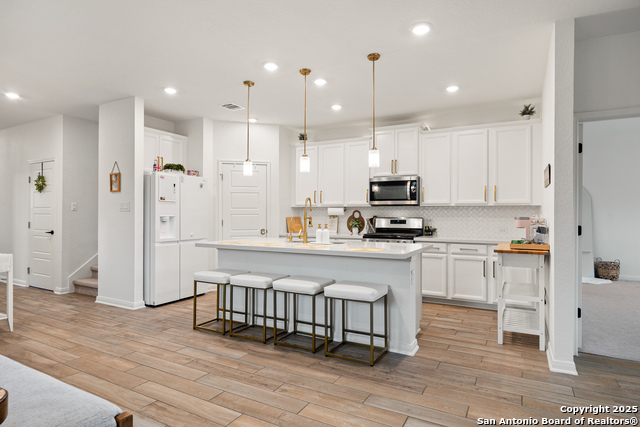 Image 12 of 52 For 12217 Icon Rdg