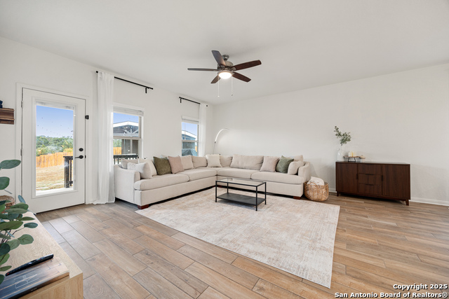 Image 18 of 52 For 12217 Icon Rdg