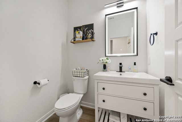 Image 40 of 52 For 12217 Icon Rdg