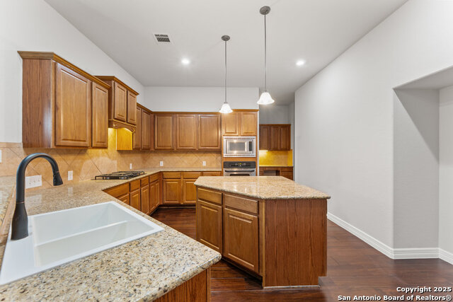 Image 22 of 54 For 11 Sable Vly