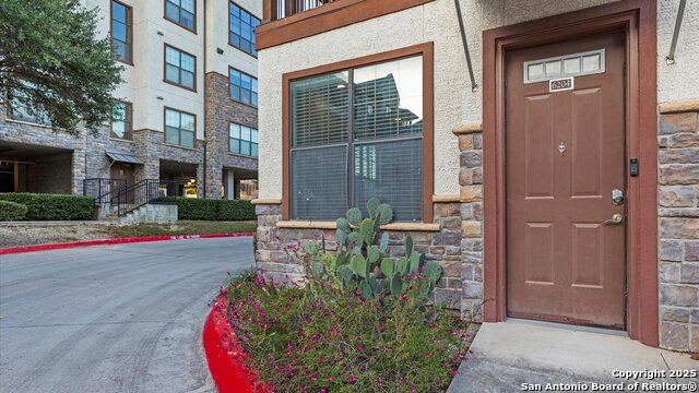 Image 2 of 23 For 7342 Oak Manor 6204