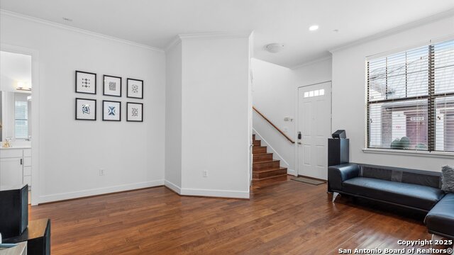 Image 3 of 23 For 7342 Oak Manor 6204