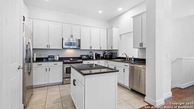 Image 7 of 23 For 7342 Oak Manor 6204