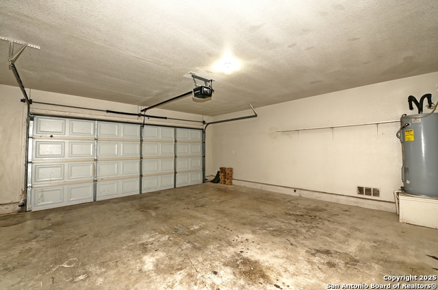 Image 22 of 36 For 9910 Shawnee Bluff