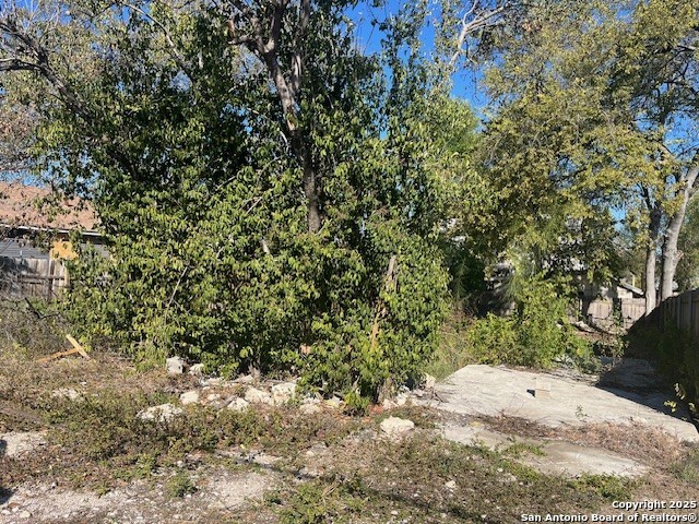 Listing photo id 1 for 1511 Hildebrand W