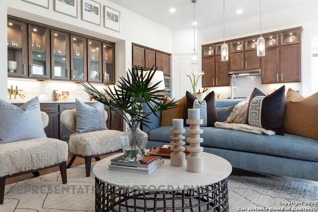 Listing photo id 14 for 255 White Oak