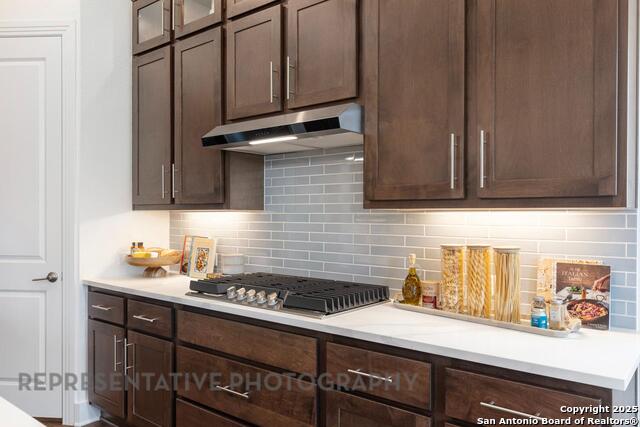 Listing photo id 4 for 255 White Oak