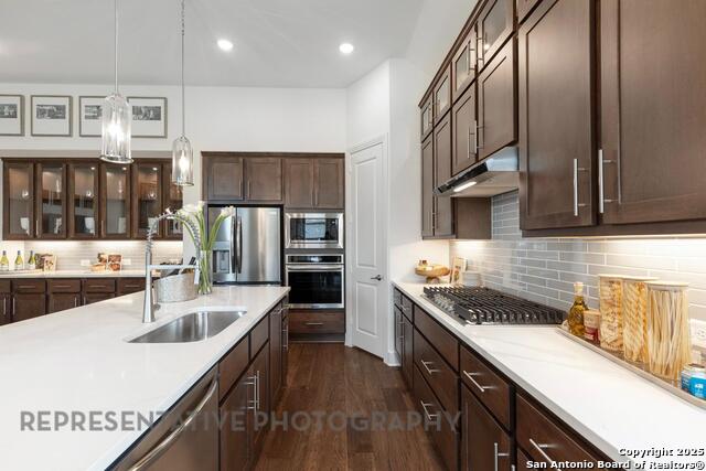 Listing photo id 6 for 255 White Oak