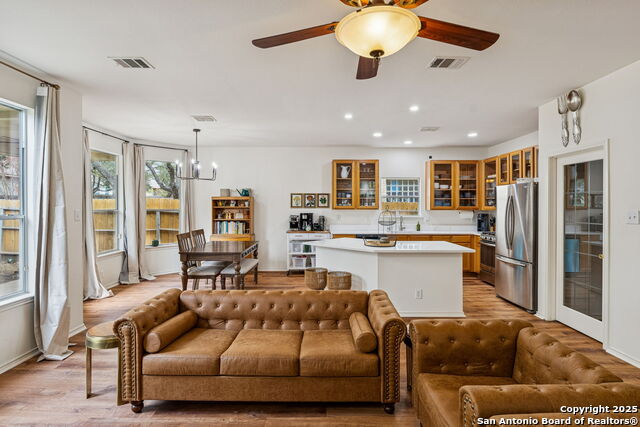 Image 21 of 51 For 8639 Cantua Creek