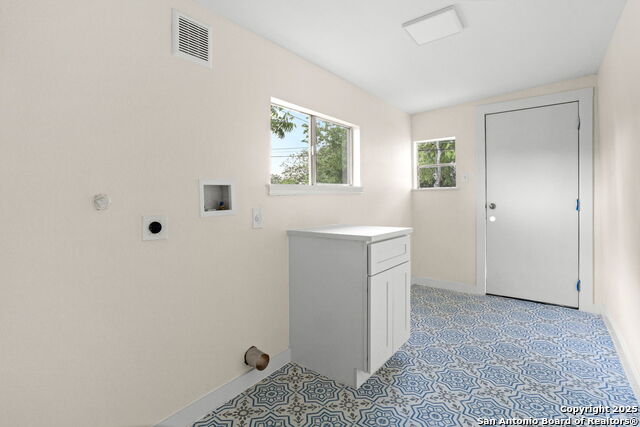 Image 14 of 16 For 369 Mandalay W