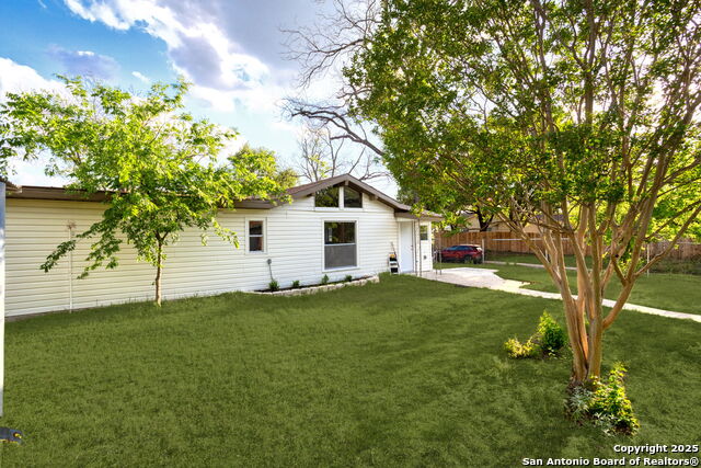 Image 15 of 16 For 369 Mandalay W