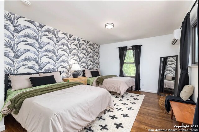 Image 18 of 26 For 9830 Salisbury Dr