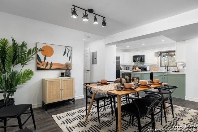 Image 3 of 26 For 9830 Salisbury Dr