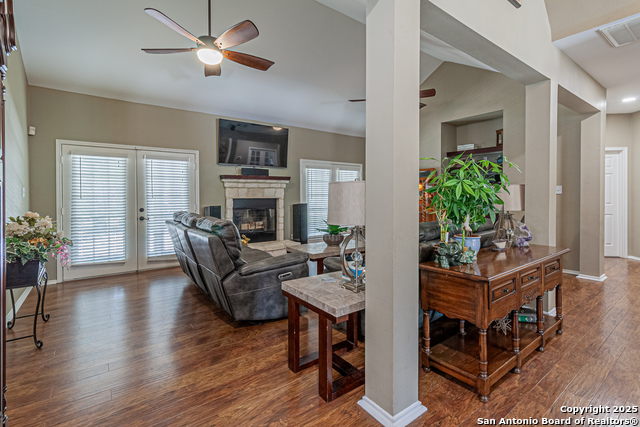 Image 13 of 96 For 323 Shannon Ridge Dr.