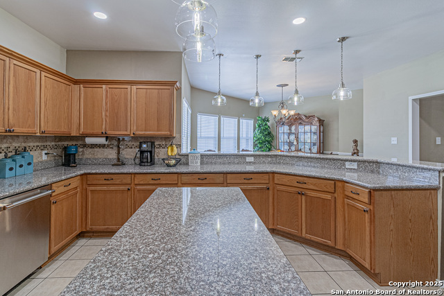 Image 17 of 96 For 323 Shannon Ridge Dr.