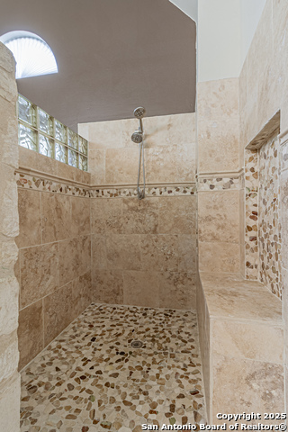 Image 40 of 96 For 323 Shannon Ridge Dr.