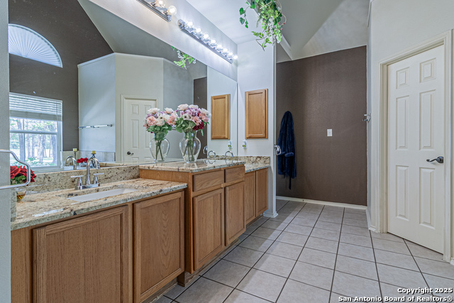 Image 41 of 96 For 323 Shannon Ridge Dr.