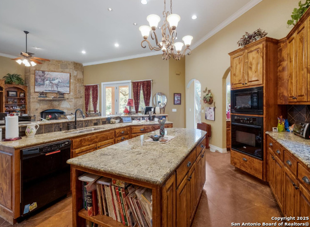 Image 8 of 22 For 10402 Oak Forest