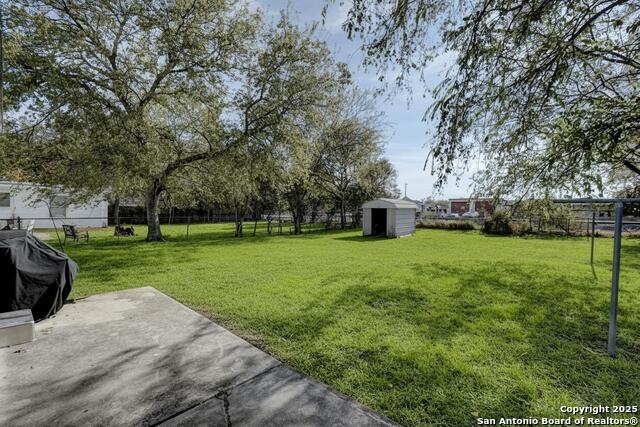 Image 14 of 18 For 461 Rothe Loop