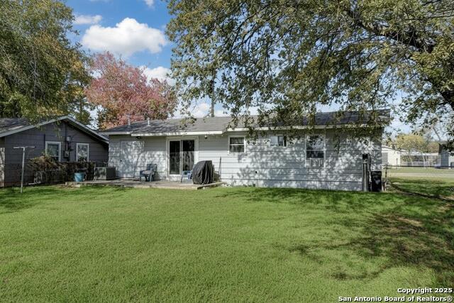 Image 16 of 18 For 461 Rothe Loop