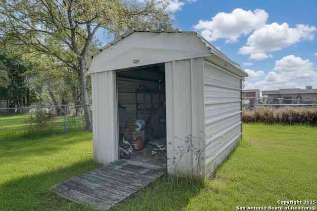 Image 17 of 18 For 461 Rothe Loop