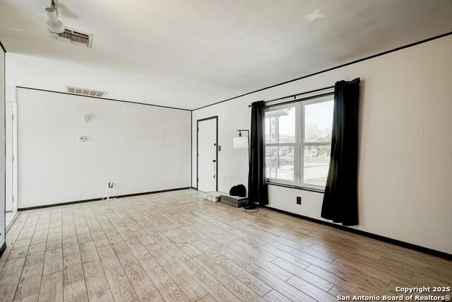 Image 4 of 18 For 461 Rothe Loop