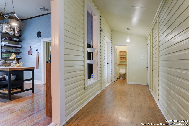 Image 13 of 40 For 529 Mason St