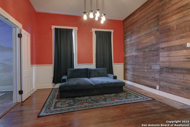 Image 24 of 40 For 529 Mason St