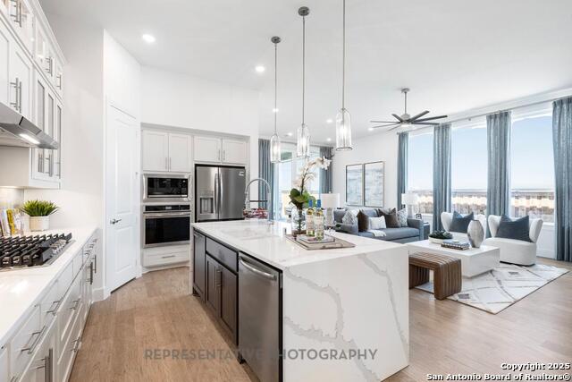 Listing photo id 8 for 313 White Oak