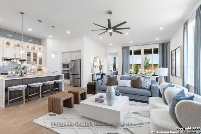 Listing photo id 14 for 313 White Oak