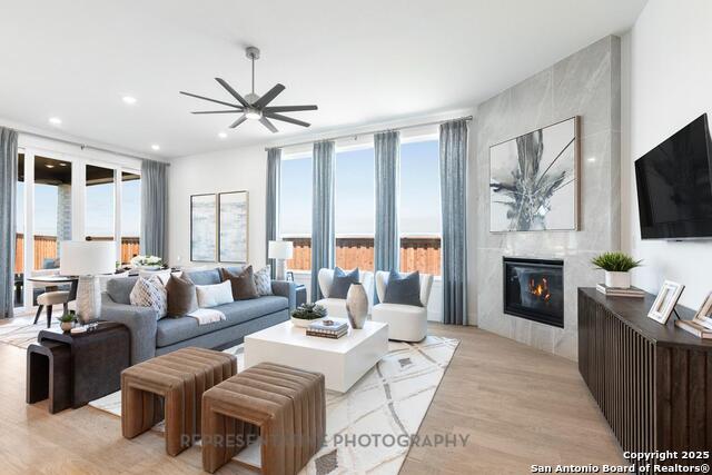 Listing photo id 1 for 313 White Oak