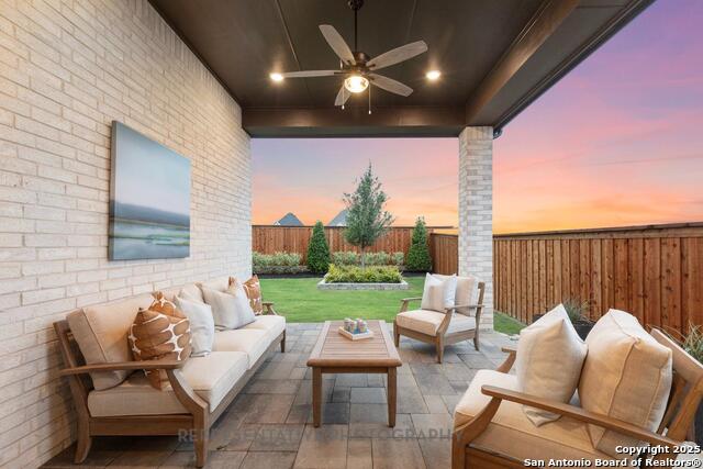 Listing photo id 39 for 313 White Oak