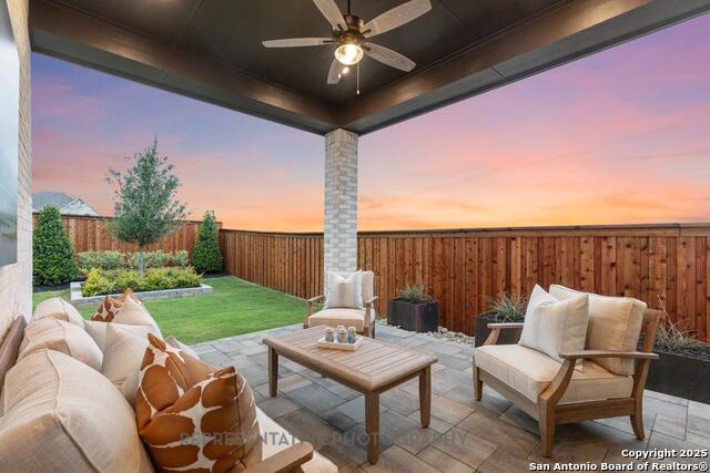 Listing photo id 40 for 313 White Oak