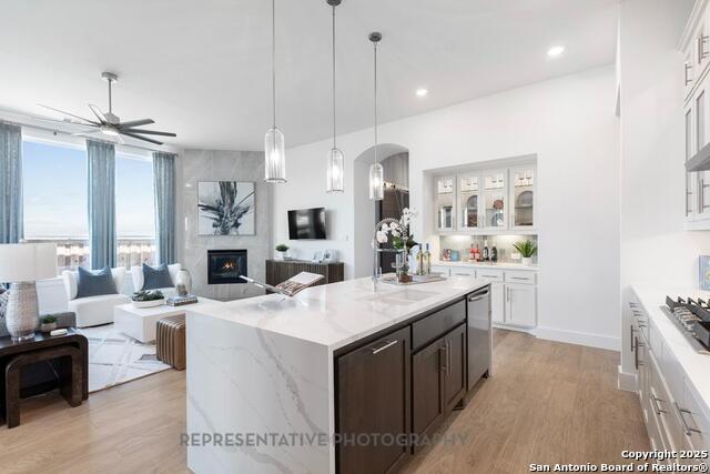 Listing photo id 3 for 313 White Oak