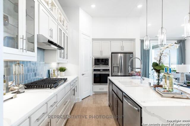 Listing photo id 5 for 313 White Oak