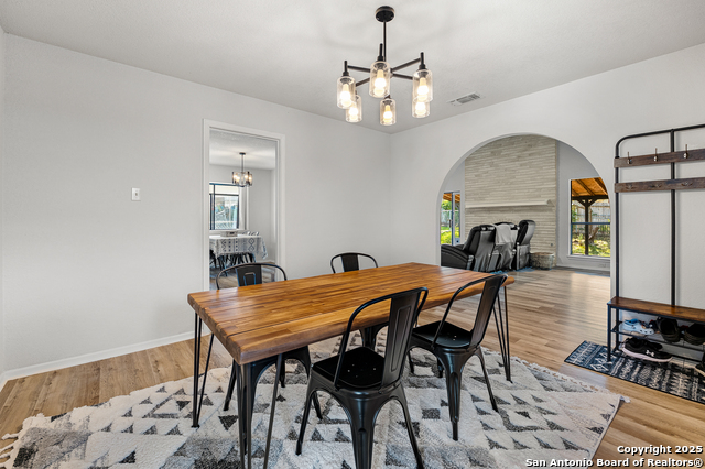 Listing photo id 10 for 1510 Periwinkle St