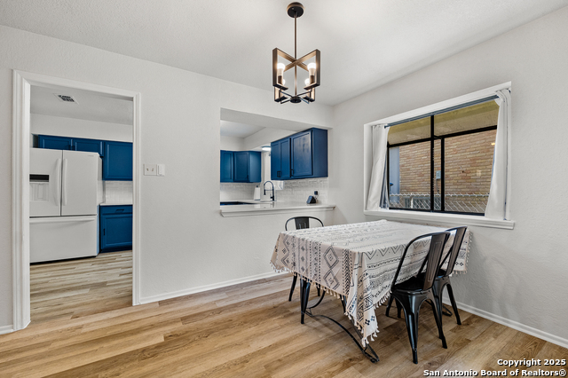 Listing photo id 11 for 1510 Periwinkle St