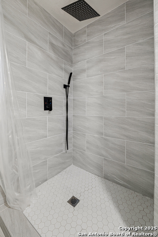 Listing photo id 23 for 1510 Periwinkle St