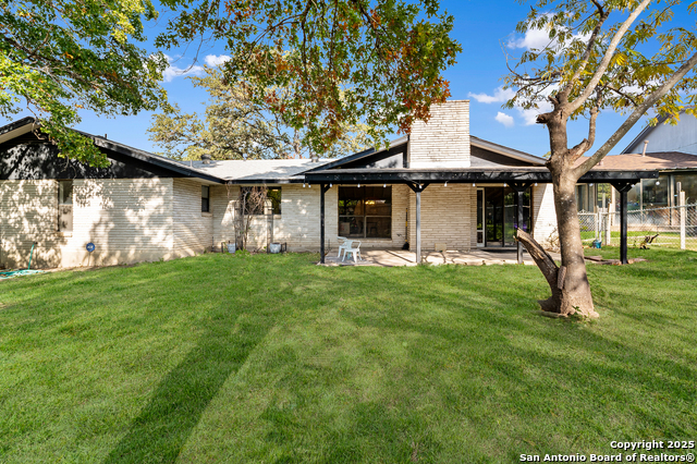 Listing photo id 26 for 1510 Periwinkle St