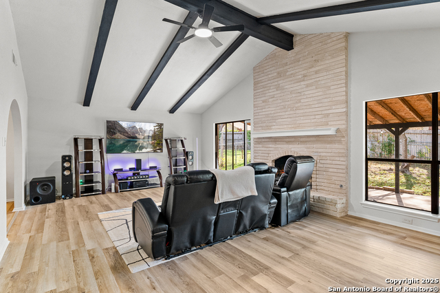 Listing photo id 4 for 1510 Periwinkle St